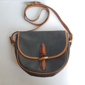 Dooney & Bourke. Vintage messenger crossbody bag.